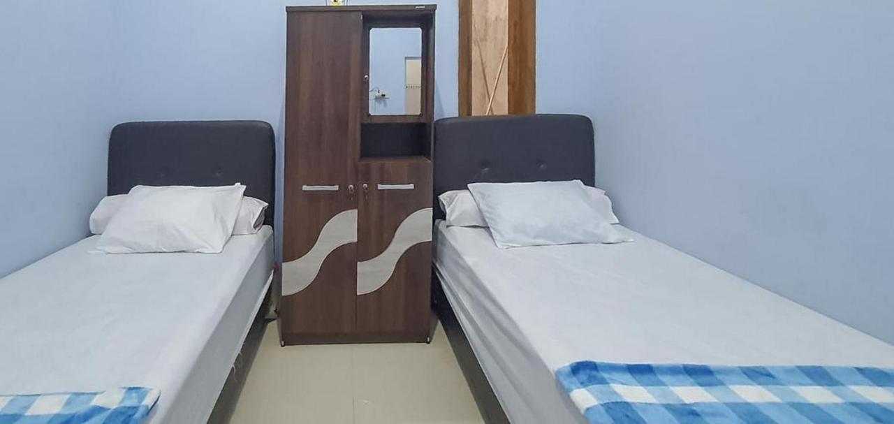 Hotel Griya Mbak Tafik Syariah Gendingan Exterior foto